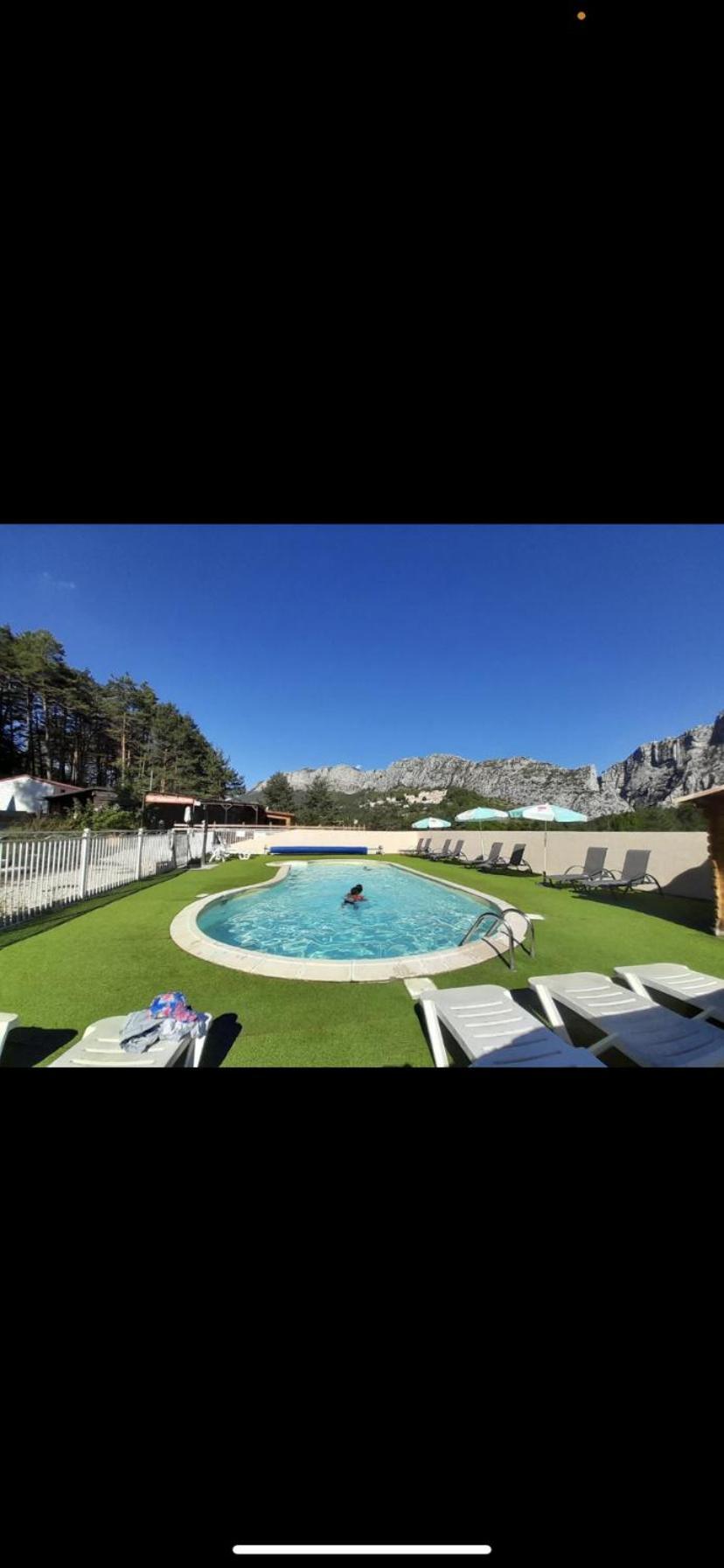 Mobilhome Comfort A La Montagne Saint-Auban  Exterior photo